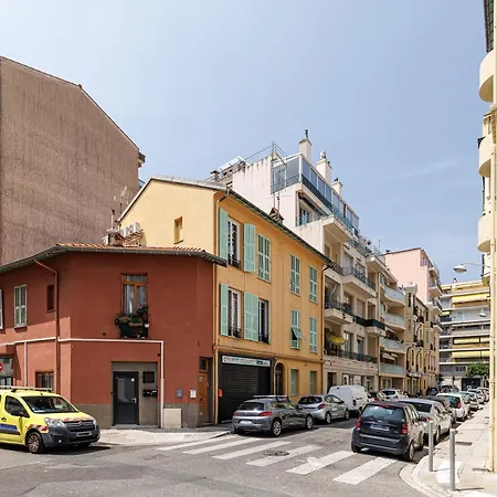 Cosy Rooftop - Happy *