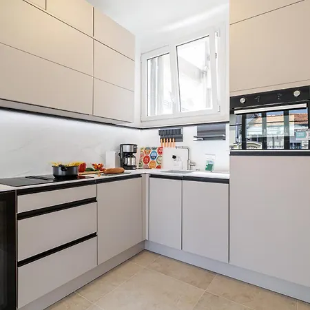 Cosy Rooftop - Happy *